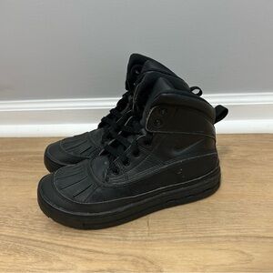 Nike Youth Black Woodside 2 High ACG Boots Ankle Performance Shoes Boys 5.5